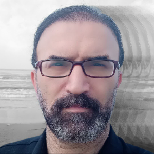 کیومرث احمدی